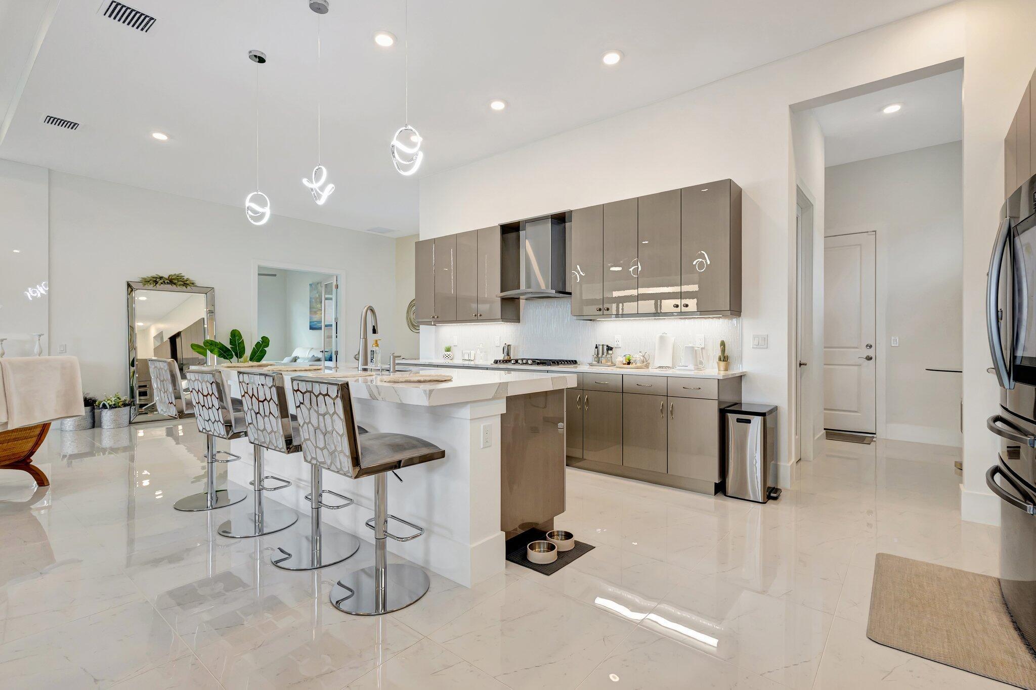 5320 Saint Armands Way