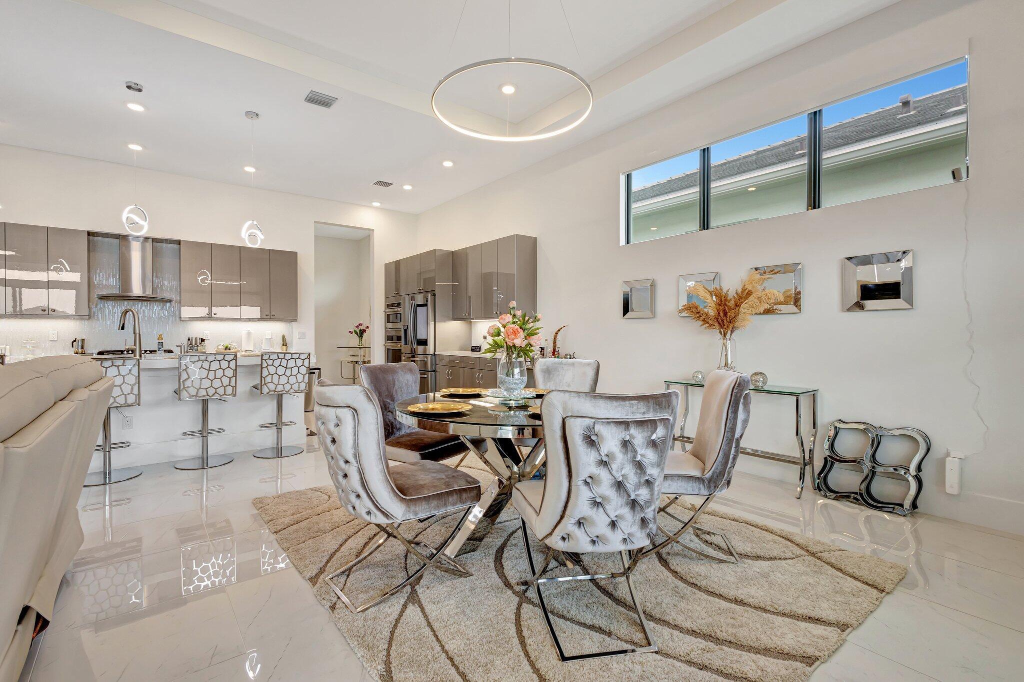 5320 Saint Armands Way