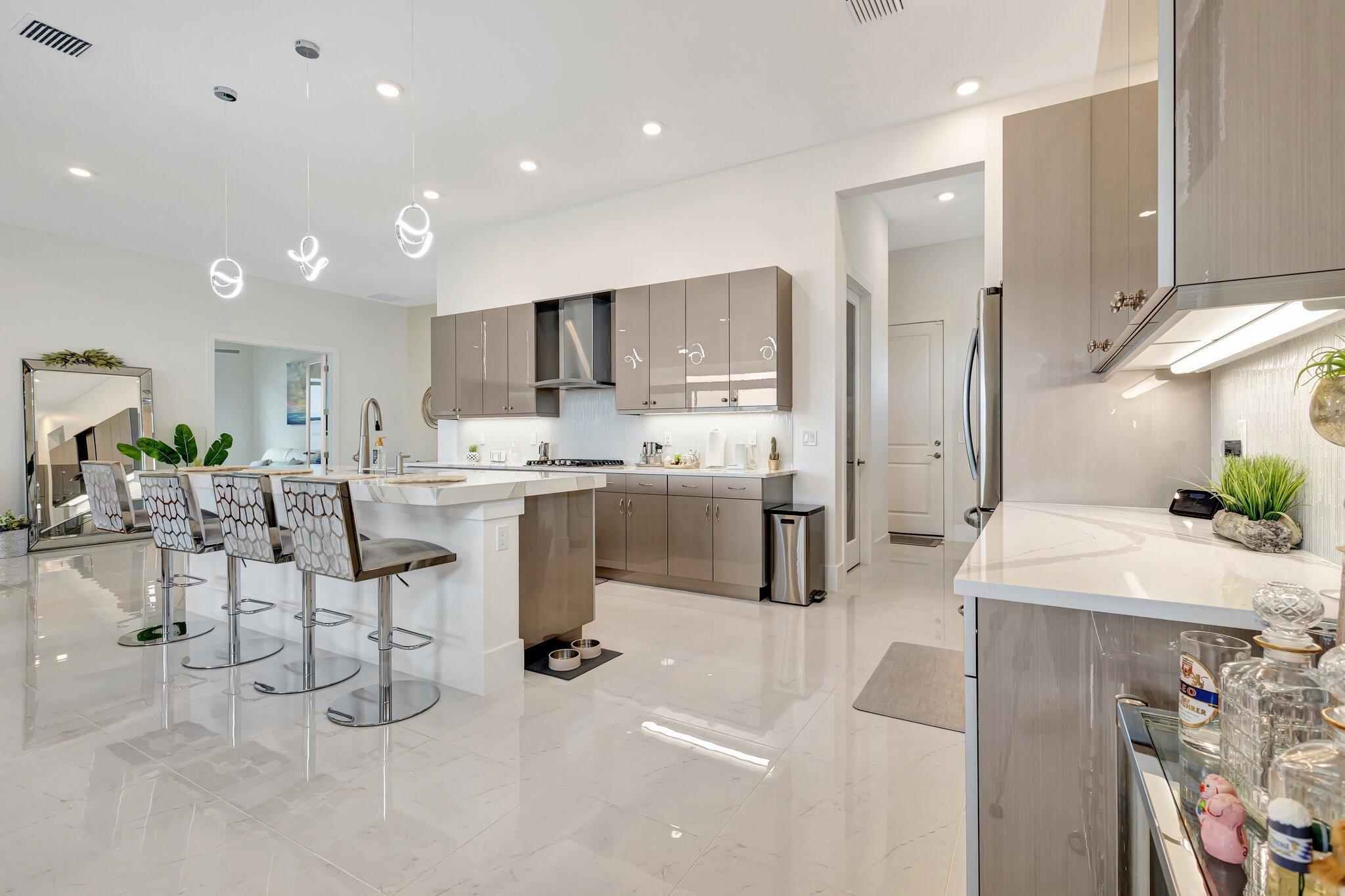 5320 Saint Armands Way