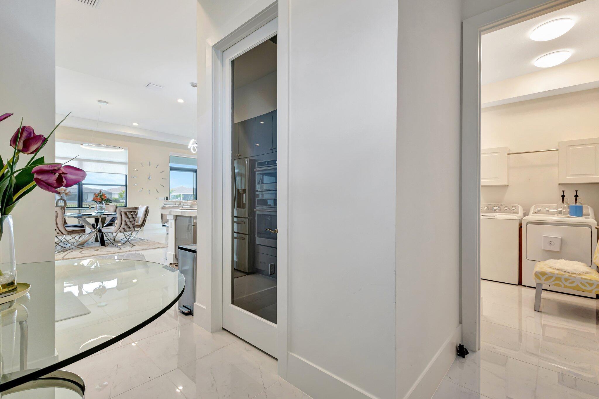 5320 Saint Armands Way