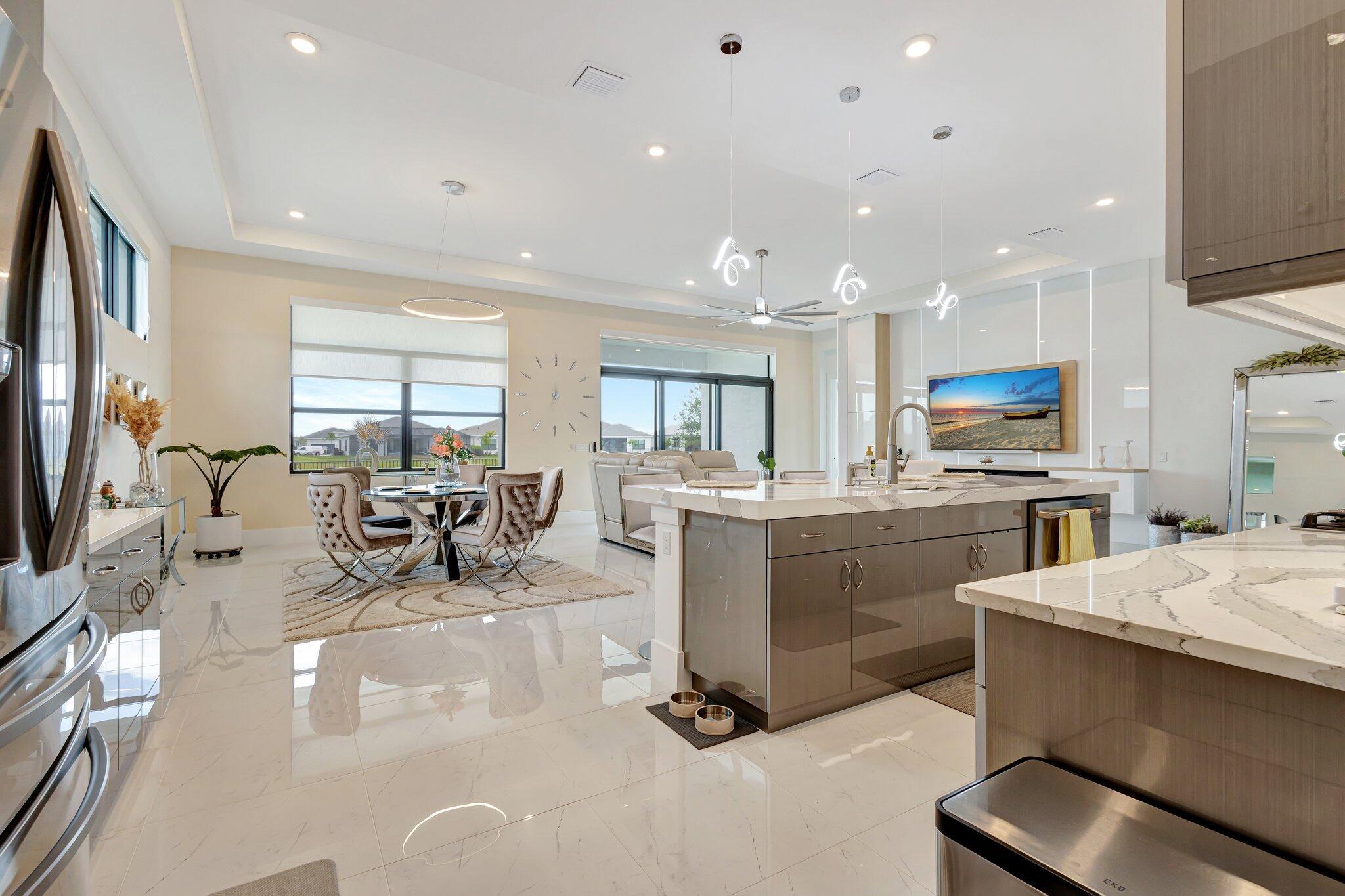 5320 Saint Armands Way