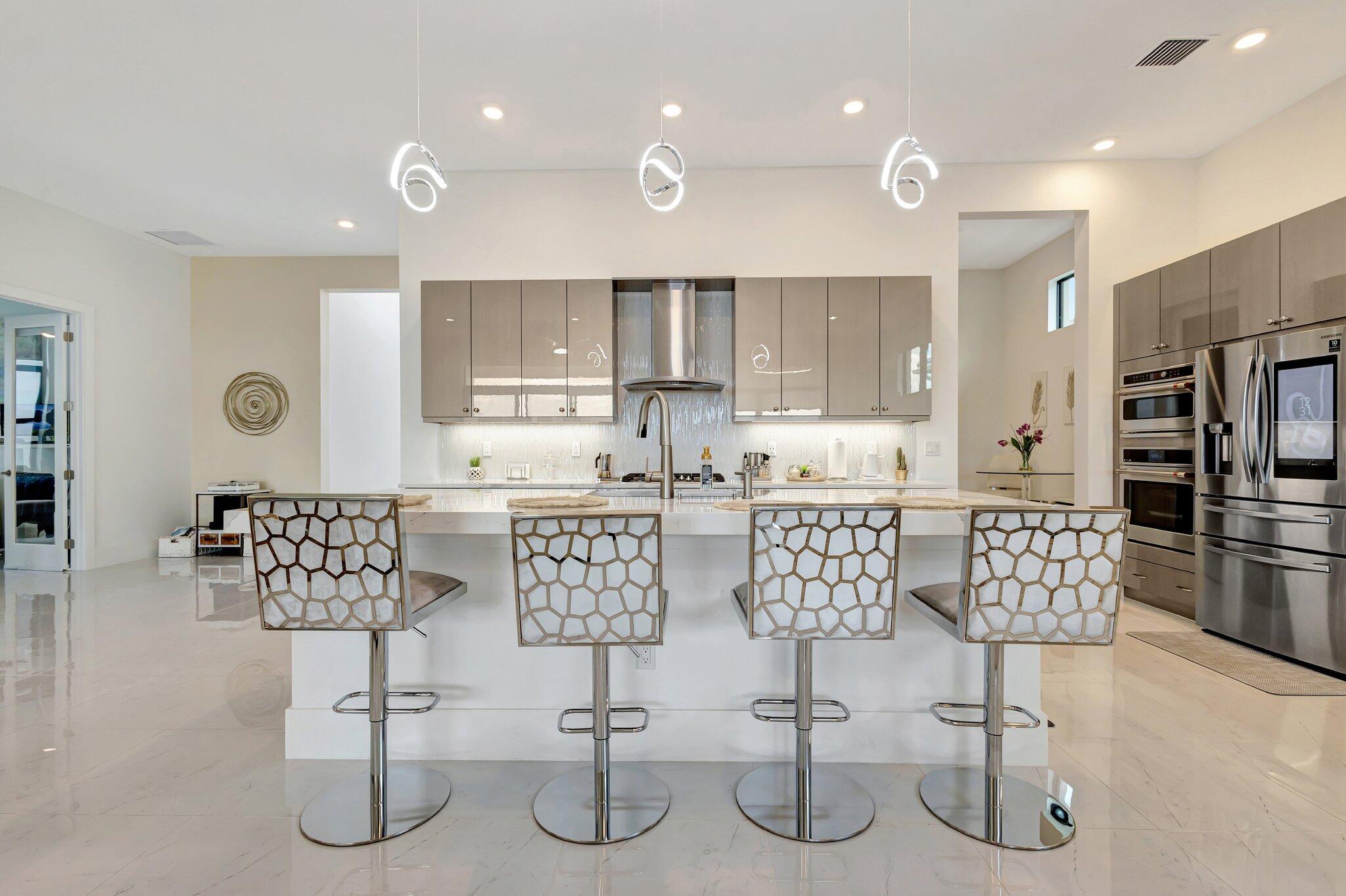 5320 Saint Armands Way