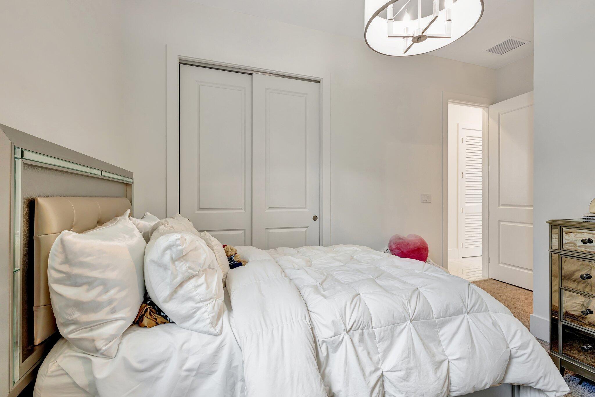 5320 Saint Armands Way