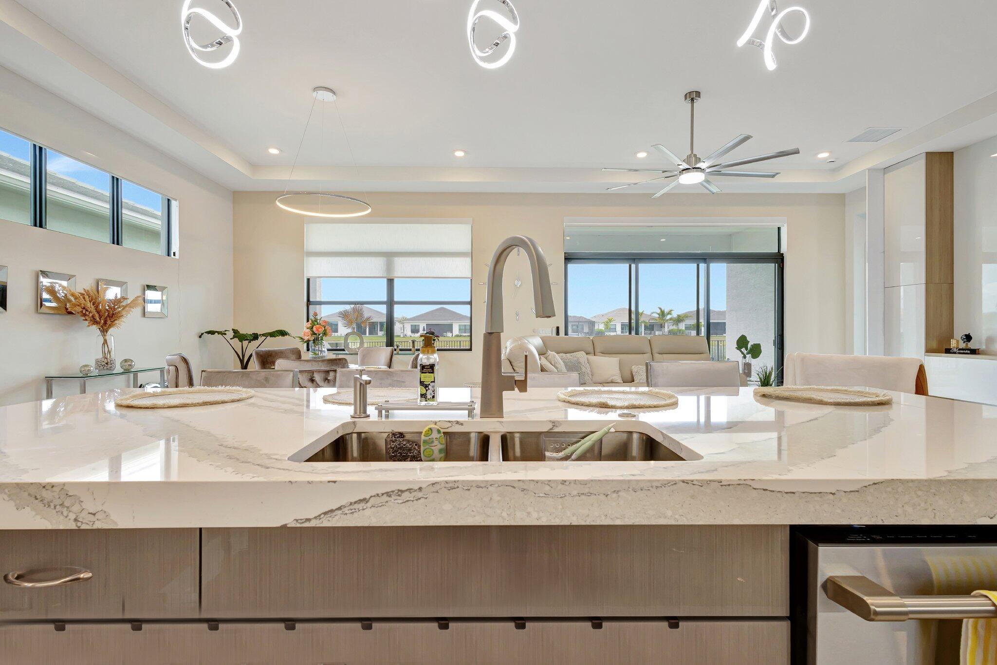 5320 Saint Armands Way