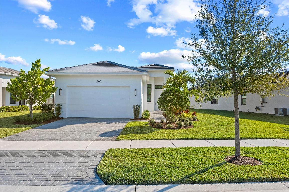 4823 Saint Armands Way