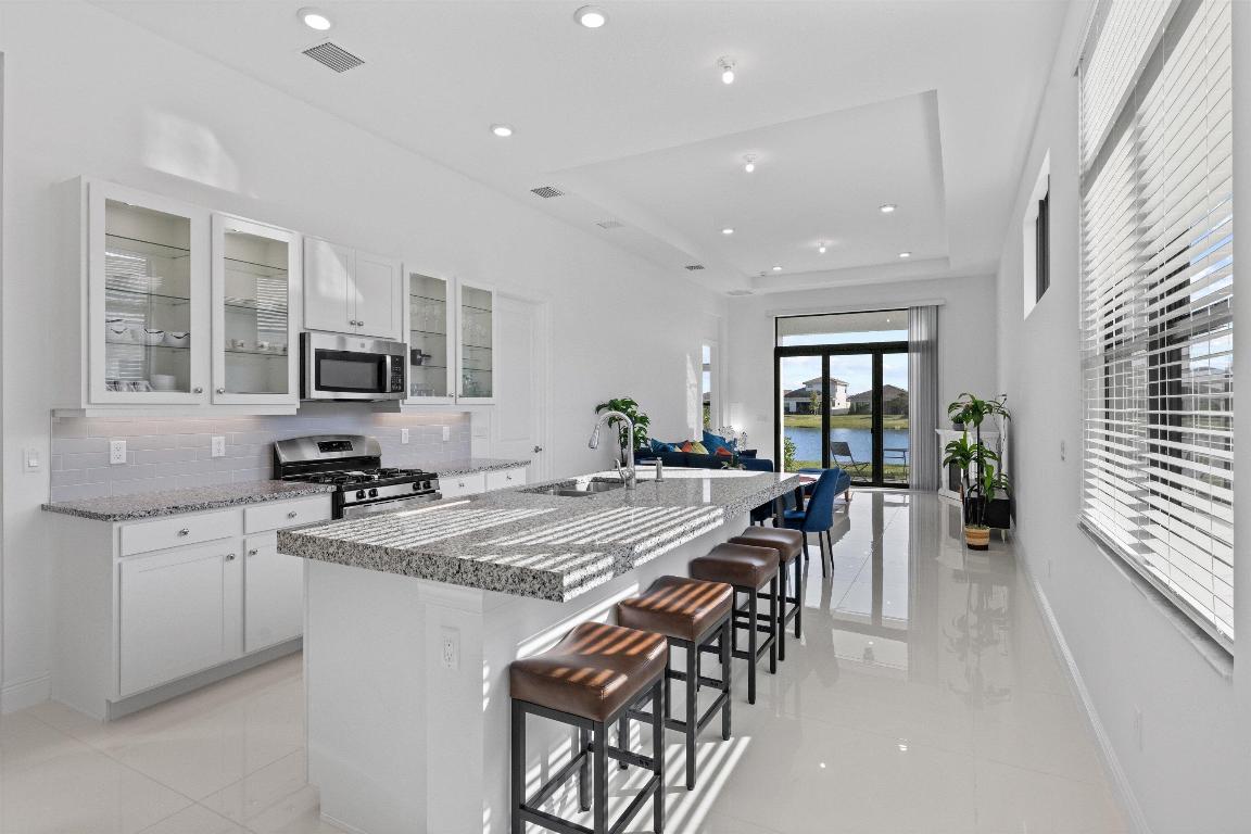 4823 Saint Armands Way