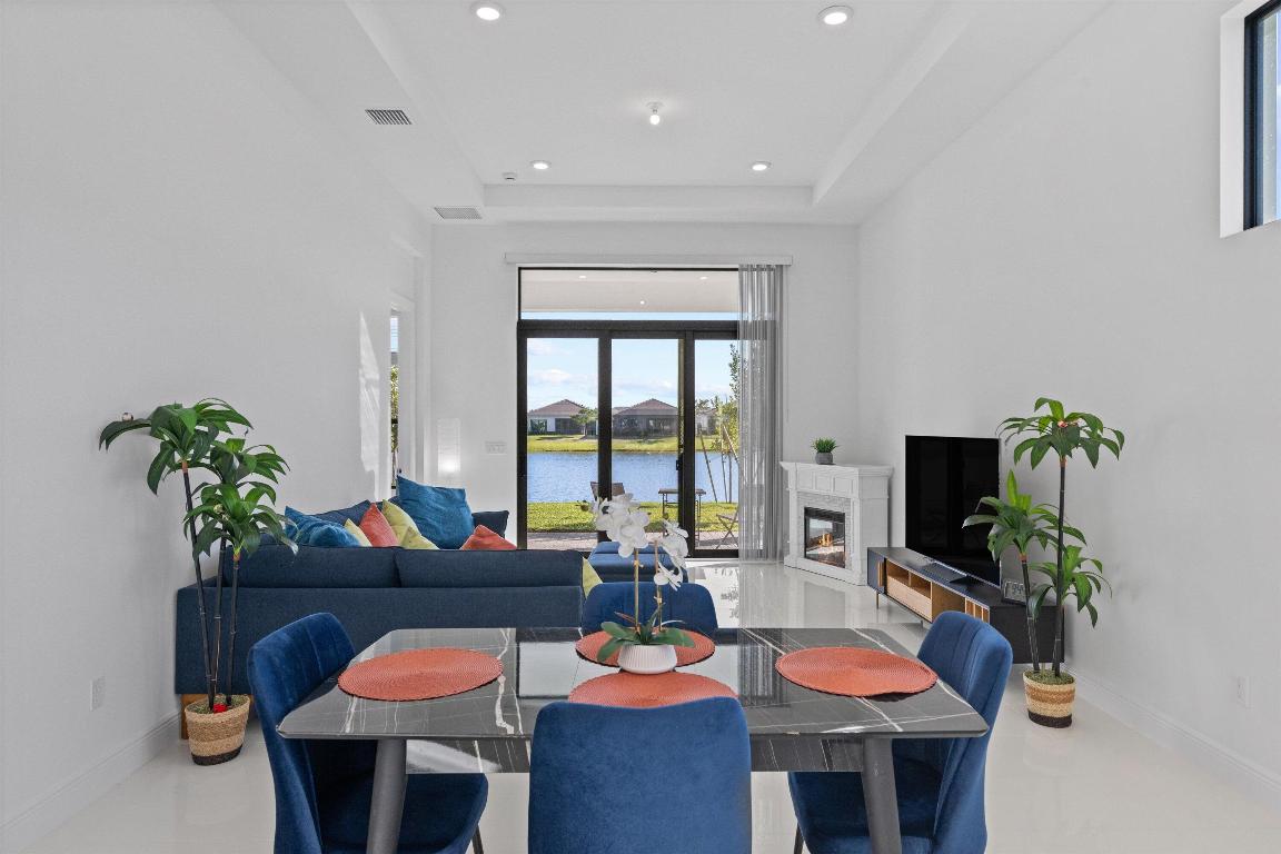 4823 Saint Armands Way