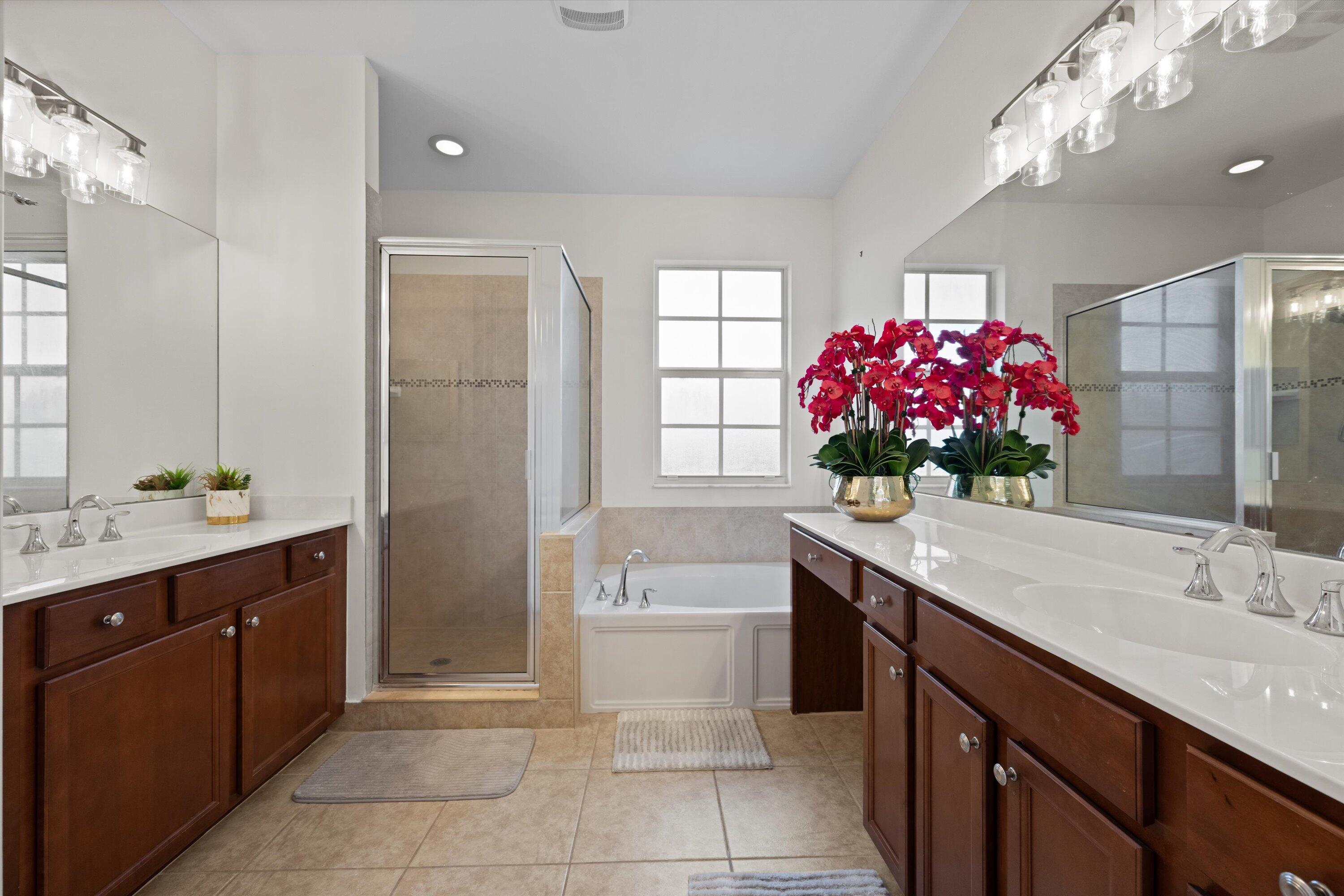 4581 Tara Cove Way Way