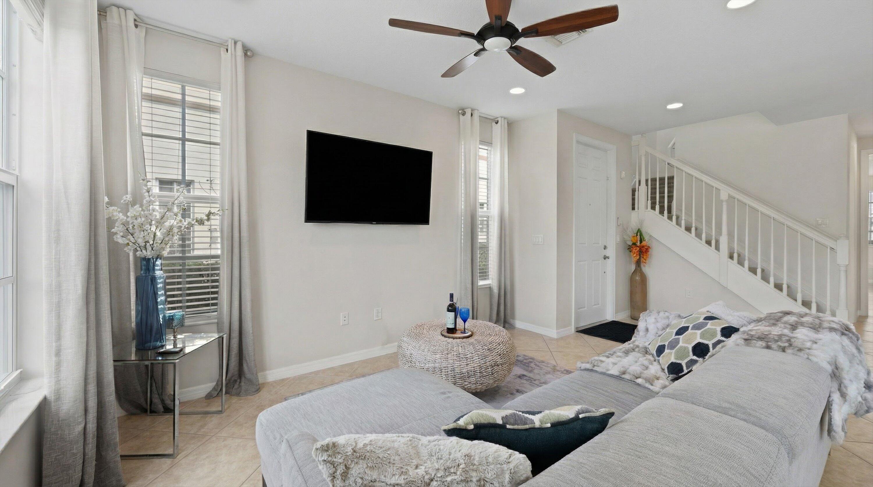 4581 Tara Cove Way Way