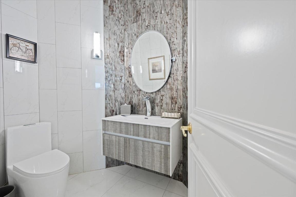 1700 Cypress Terrace Court