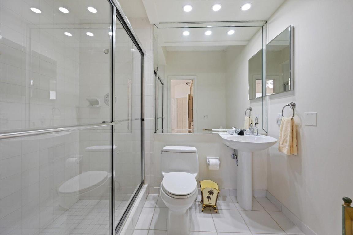 1605 Fairway Terrace