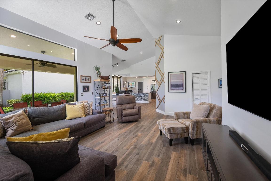 9453 E Fairway Terrace