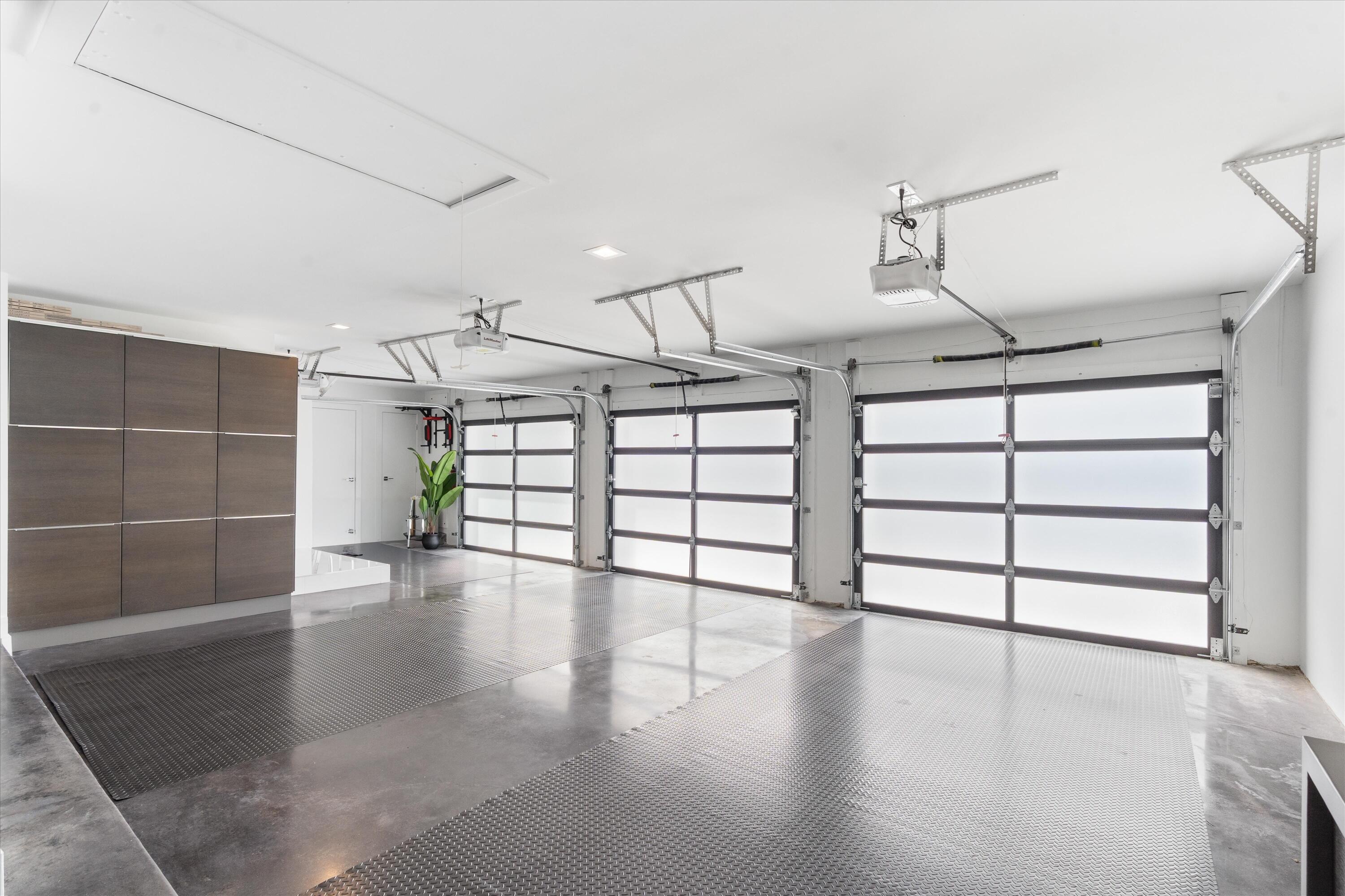 1648 Breakers West Boulevard, West Palm Beach