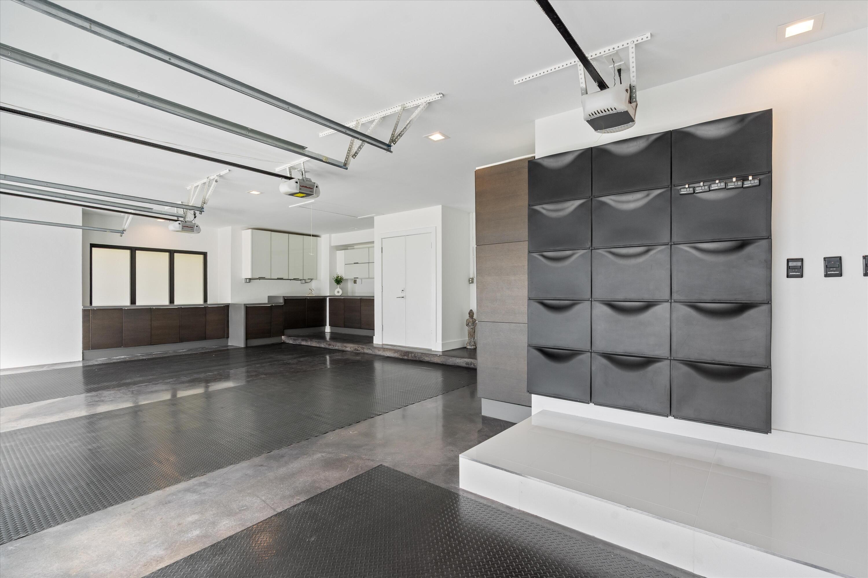 1648 Breakers West Boulevard, West Palm Beach