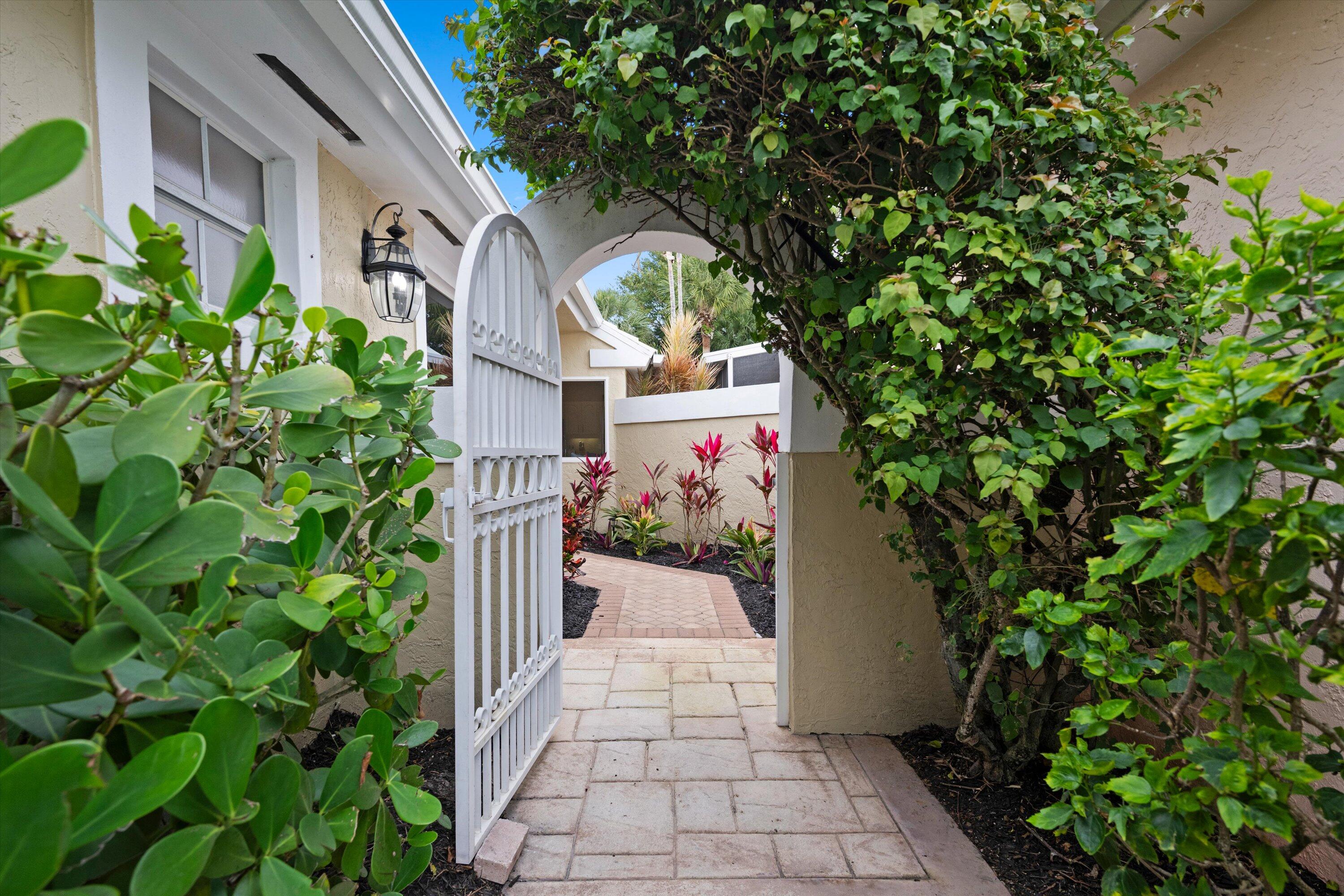 9221 Heathriidge Drive