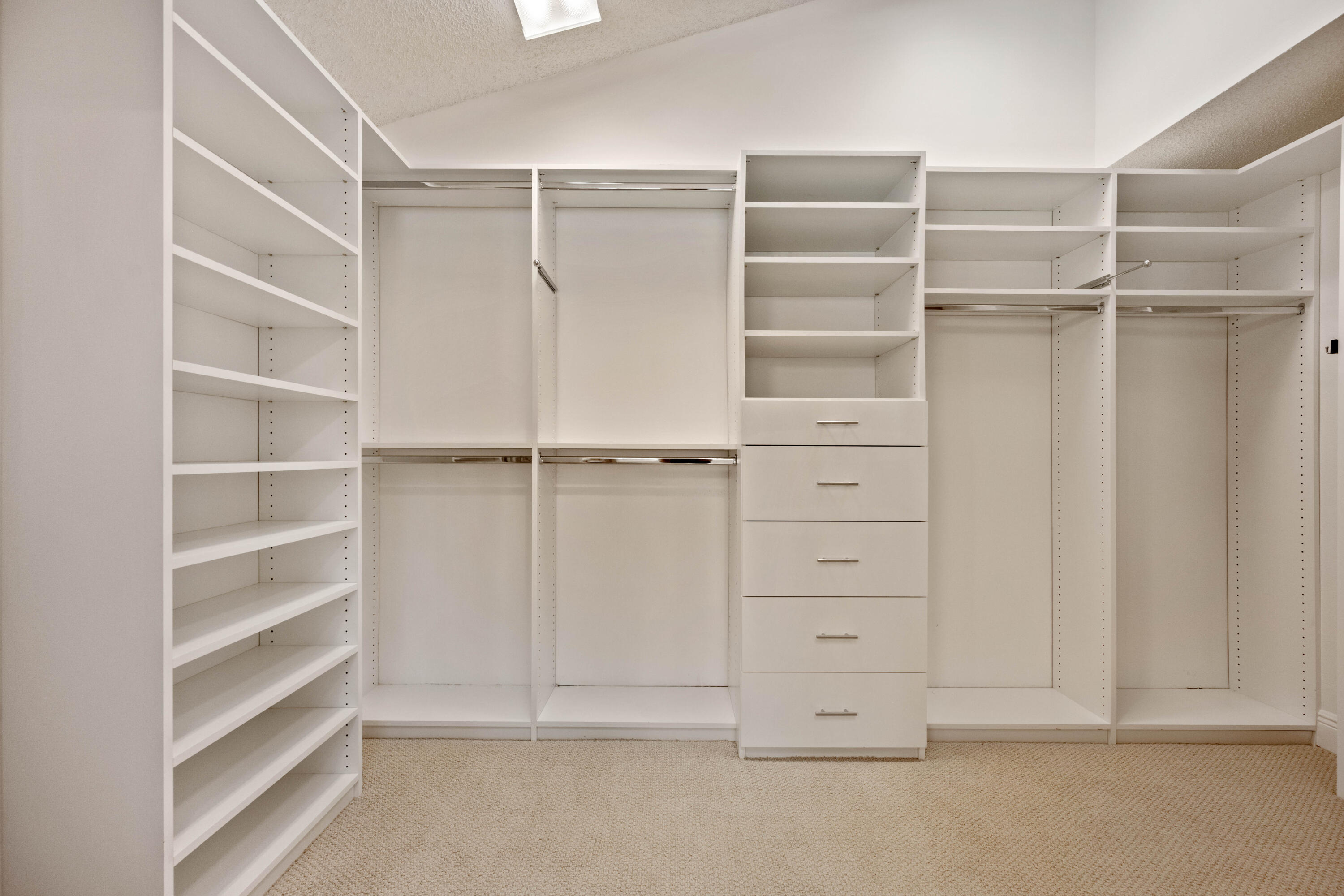 9221 Heathriidge Drive