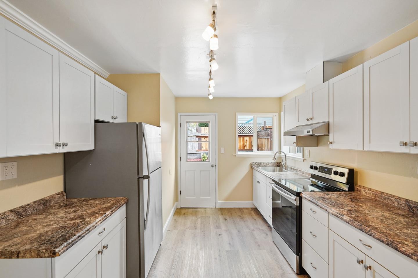 569-571 Avenue Alhambra