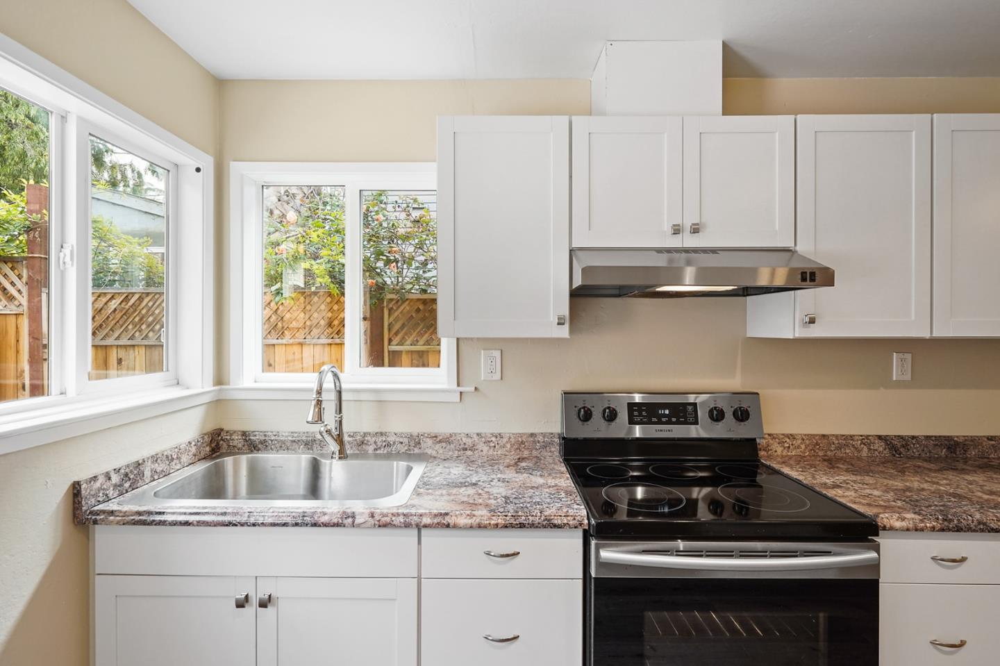 569-571 Avenue Alhambra