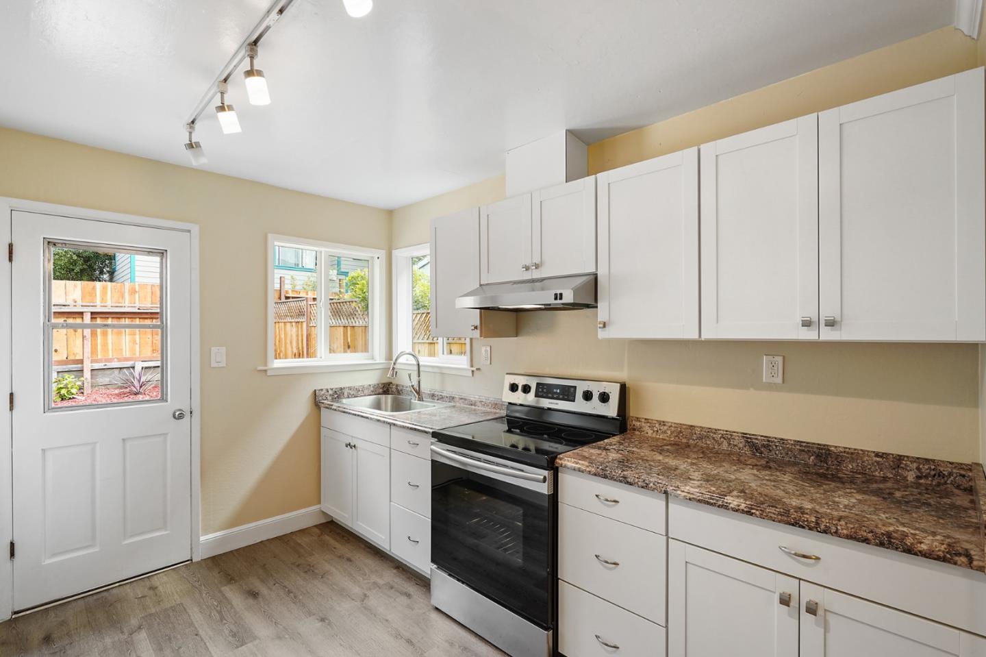 569-571 Avenue Alhambra