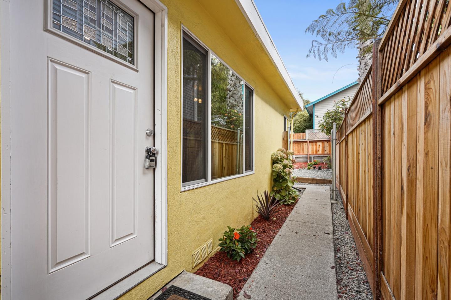 569-571 Avenue Alhambra