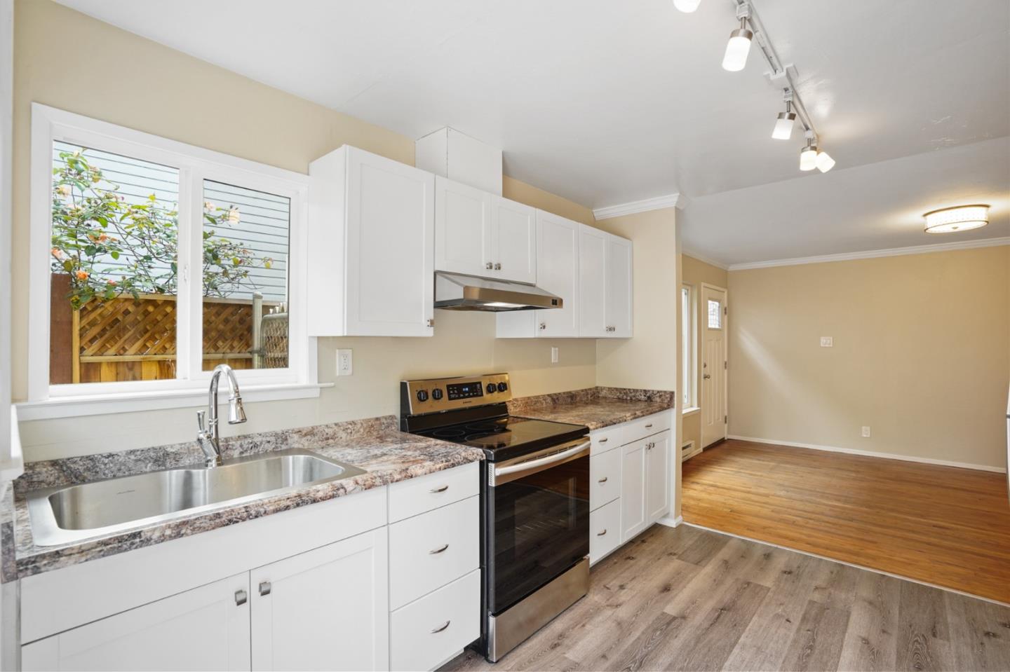 569-571 Avenue Alhambra