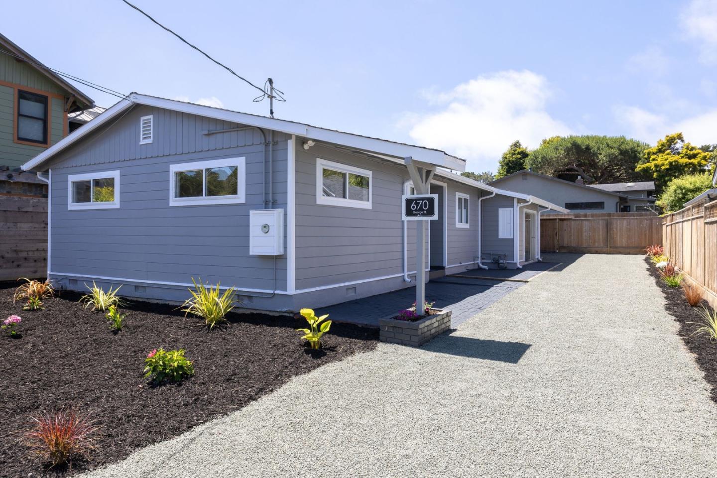 670 George ST