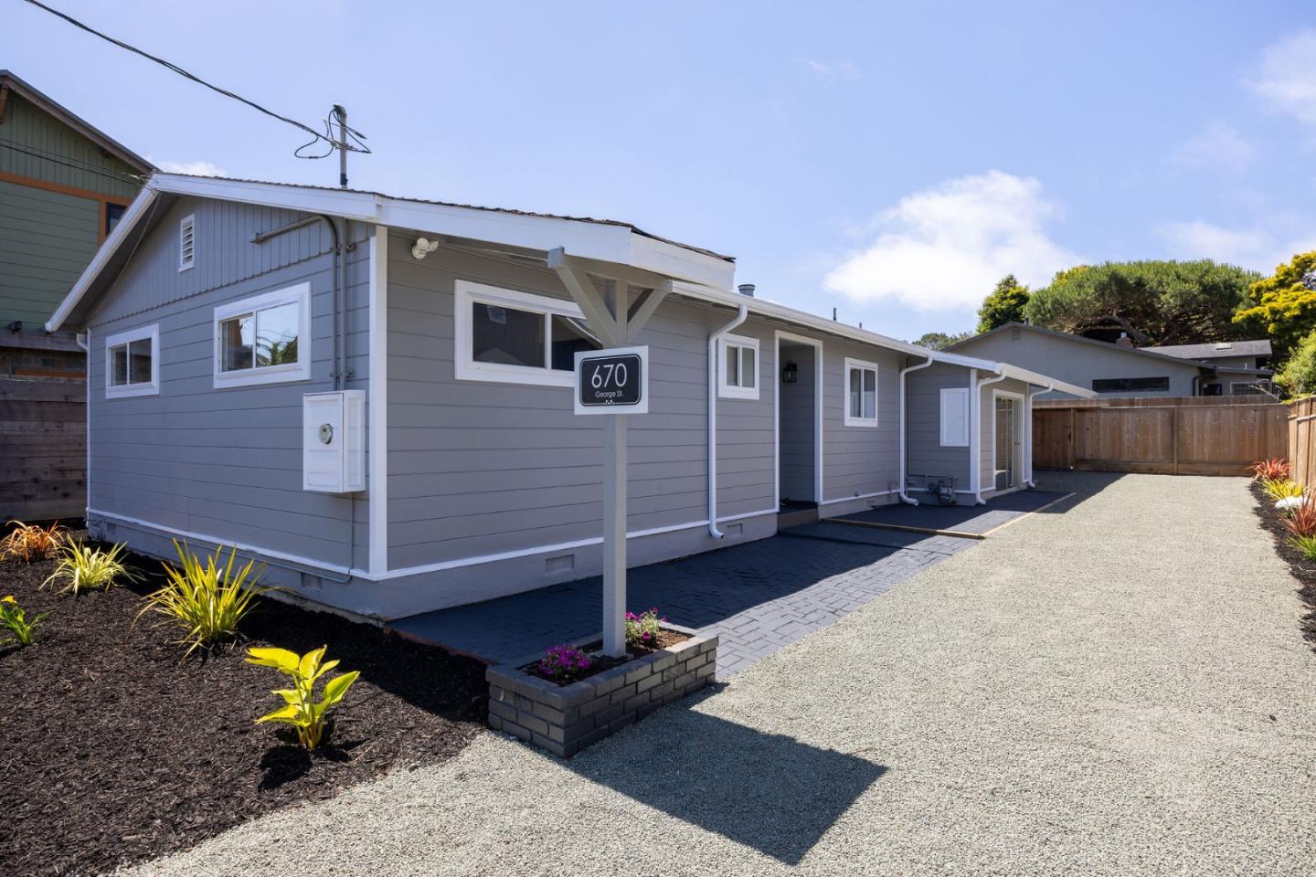 670 George ST