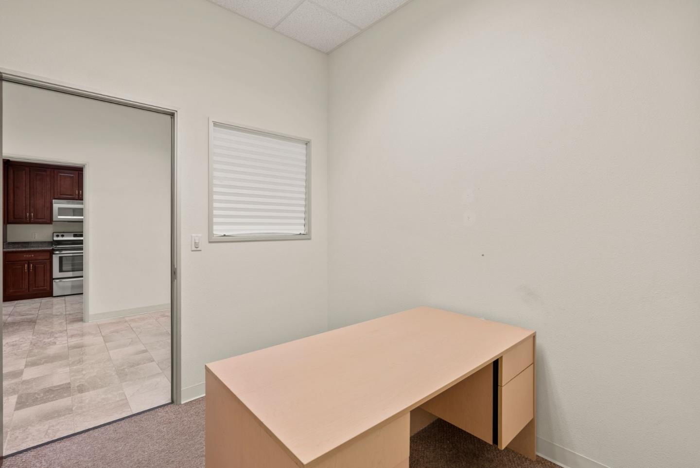 975 Corporate WAY