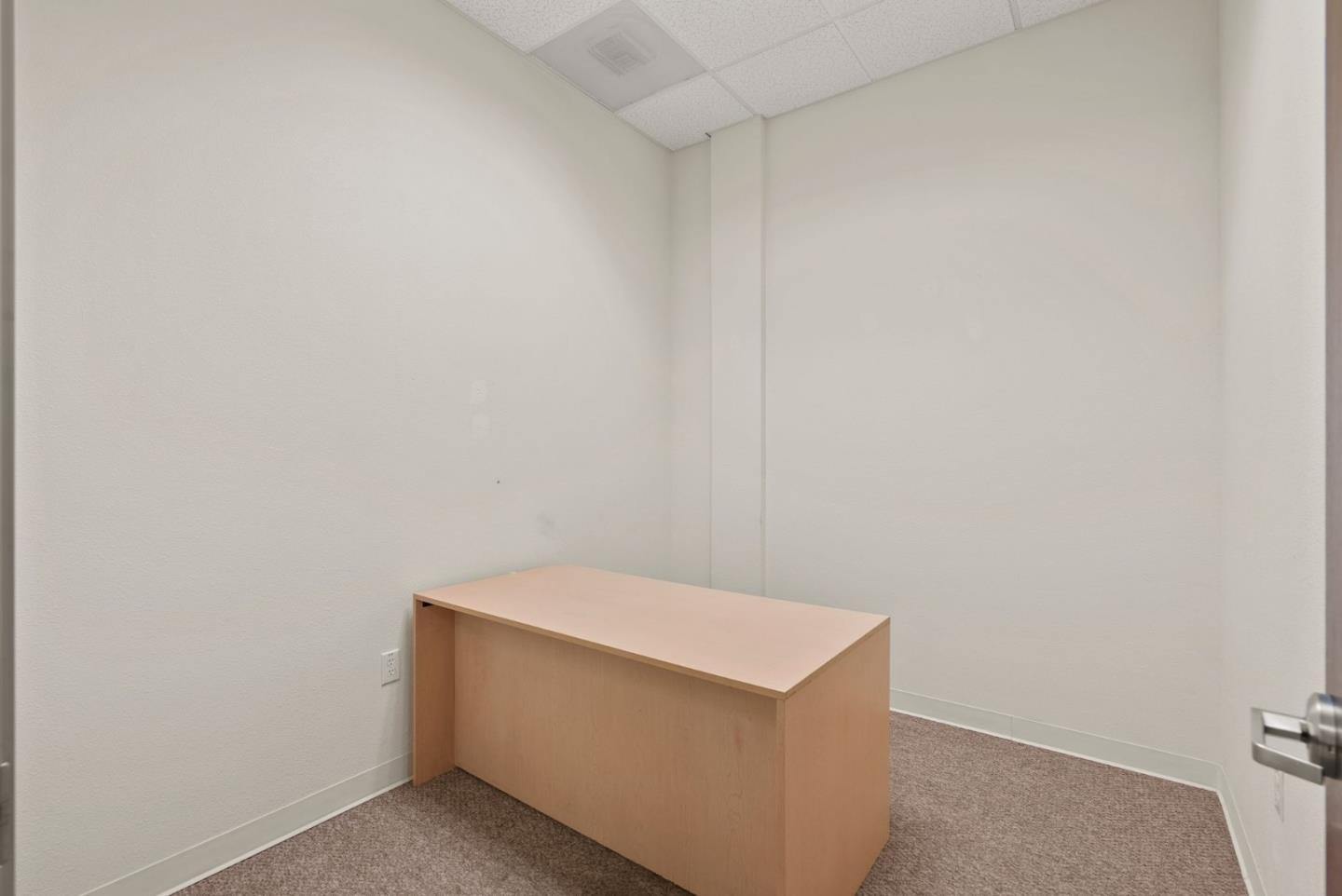 975 Corporate WAY