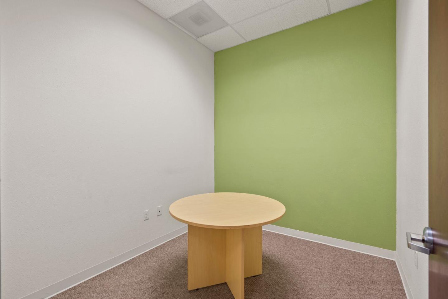 975 Corporate WAY
