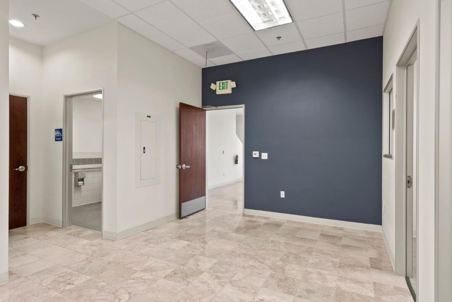 975 Corporate WAY