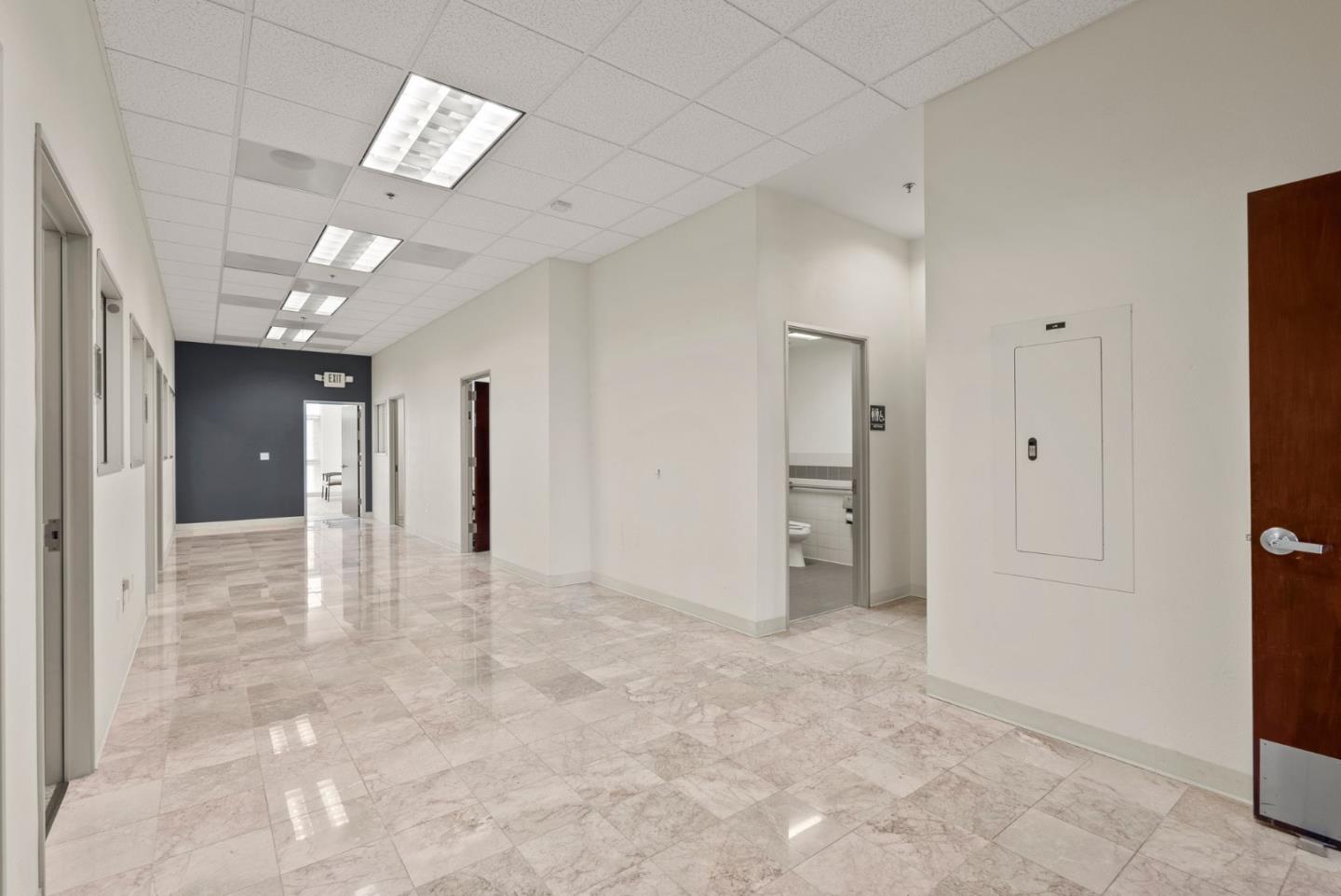 975 Corporate WAY