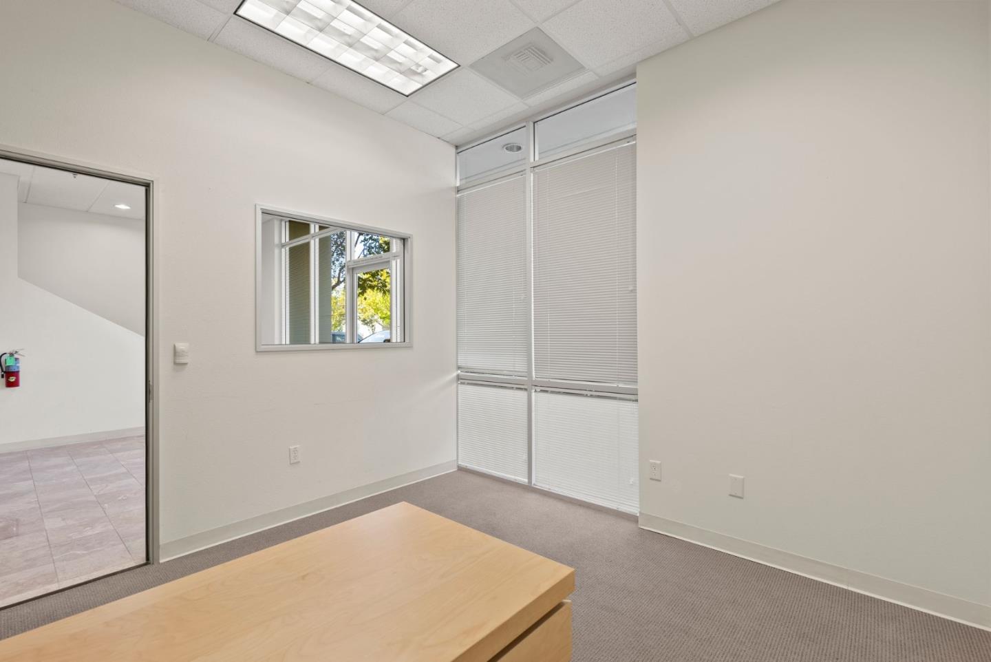 975 Corporate WAY