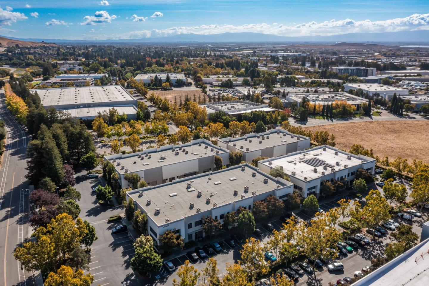 975 Corporate WAY