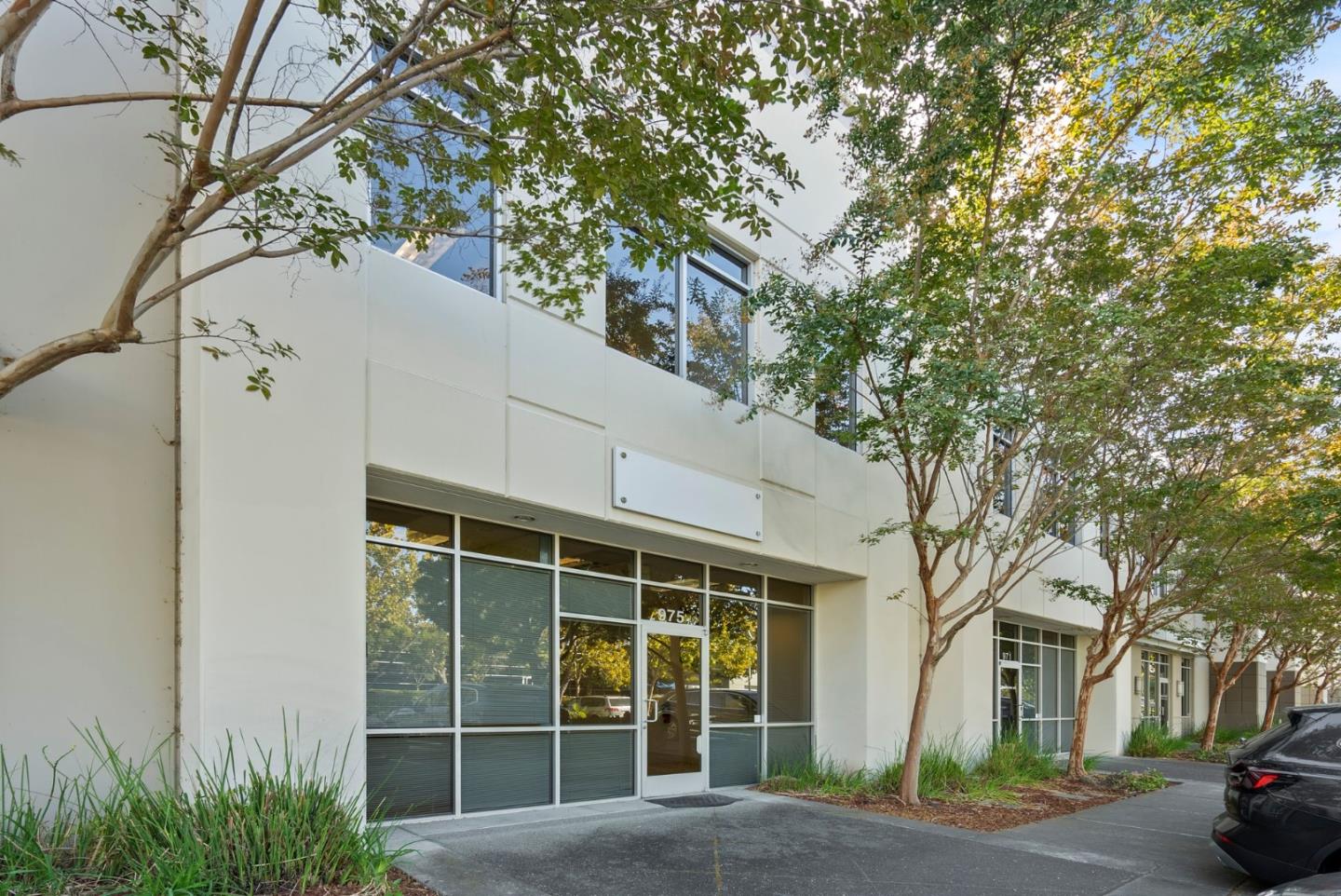 975 Corporate WAY