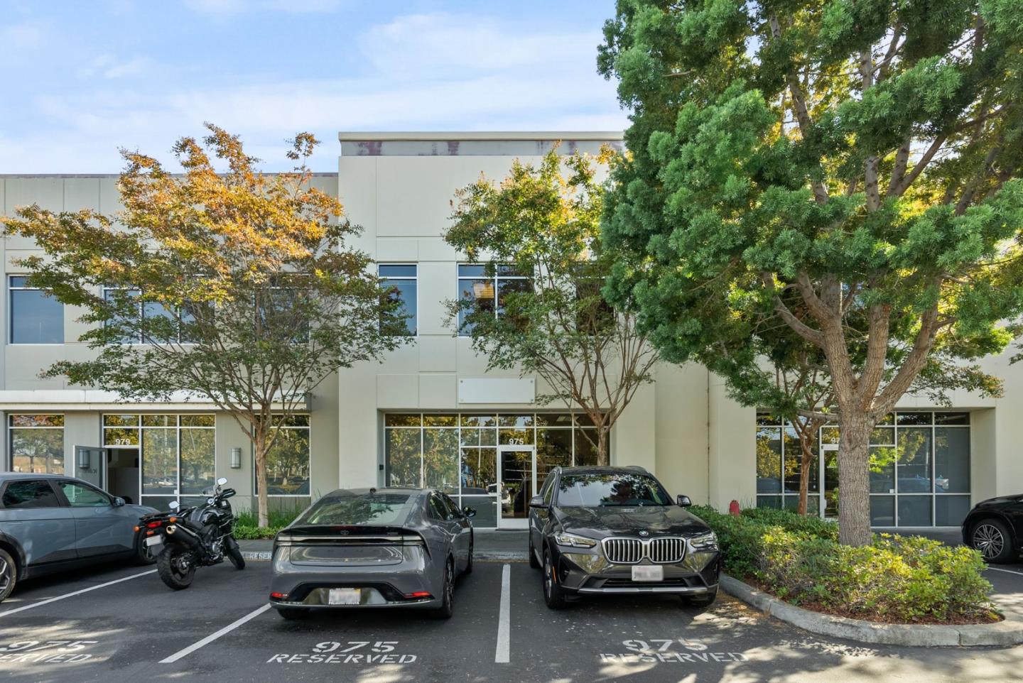975 Corporate WAY