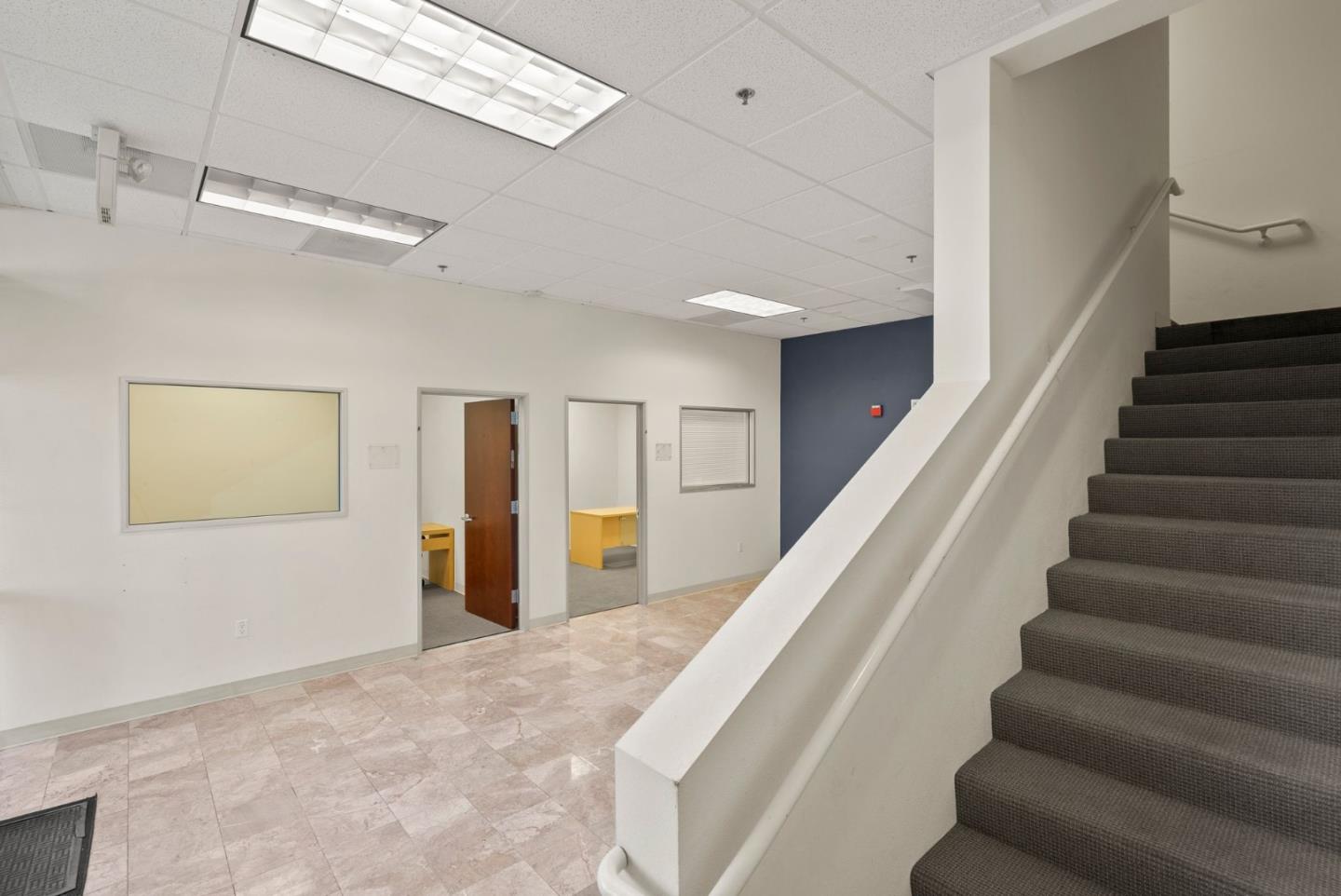 975 Corporate WAY