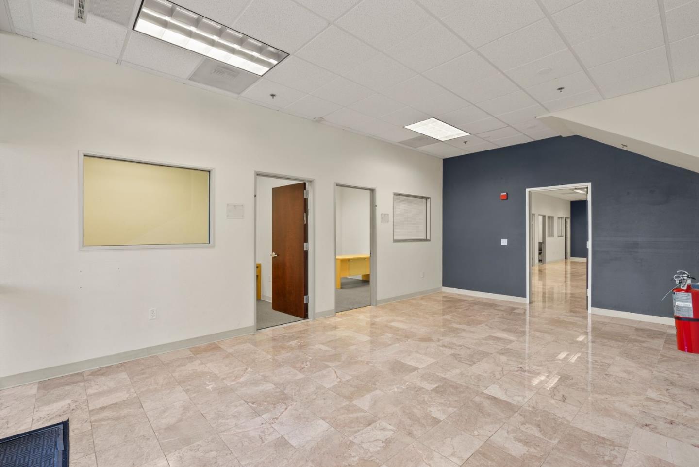 975 Corporate WAY
