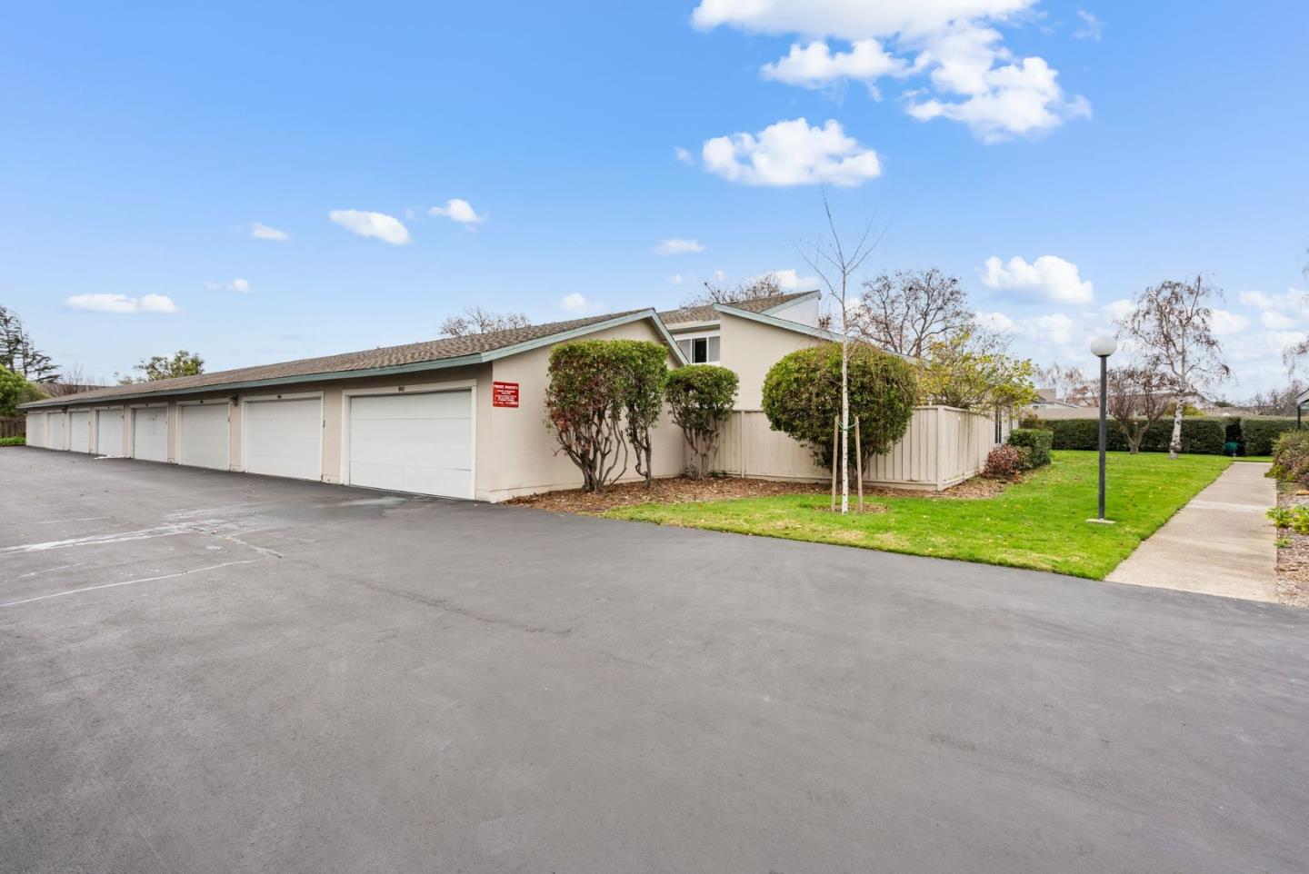 1062 Eagle LN