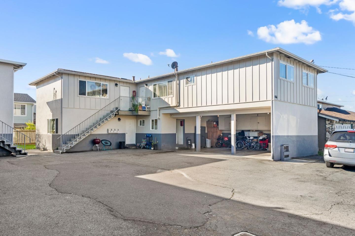 466 Willow AVE