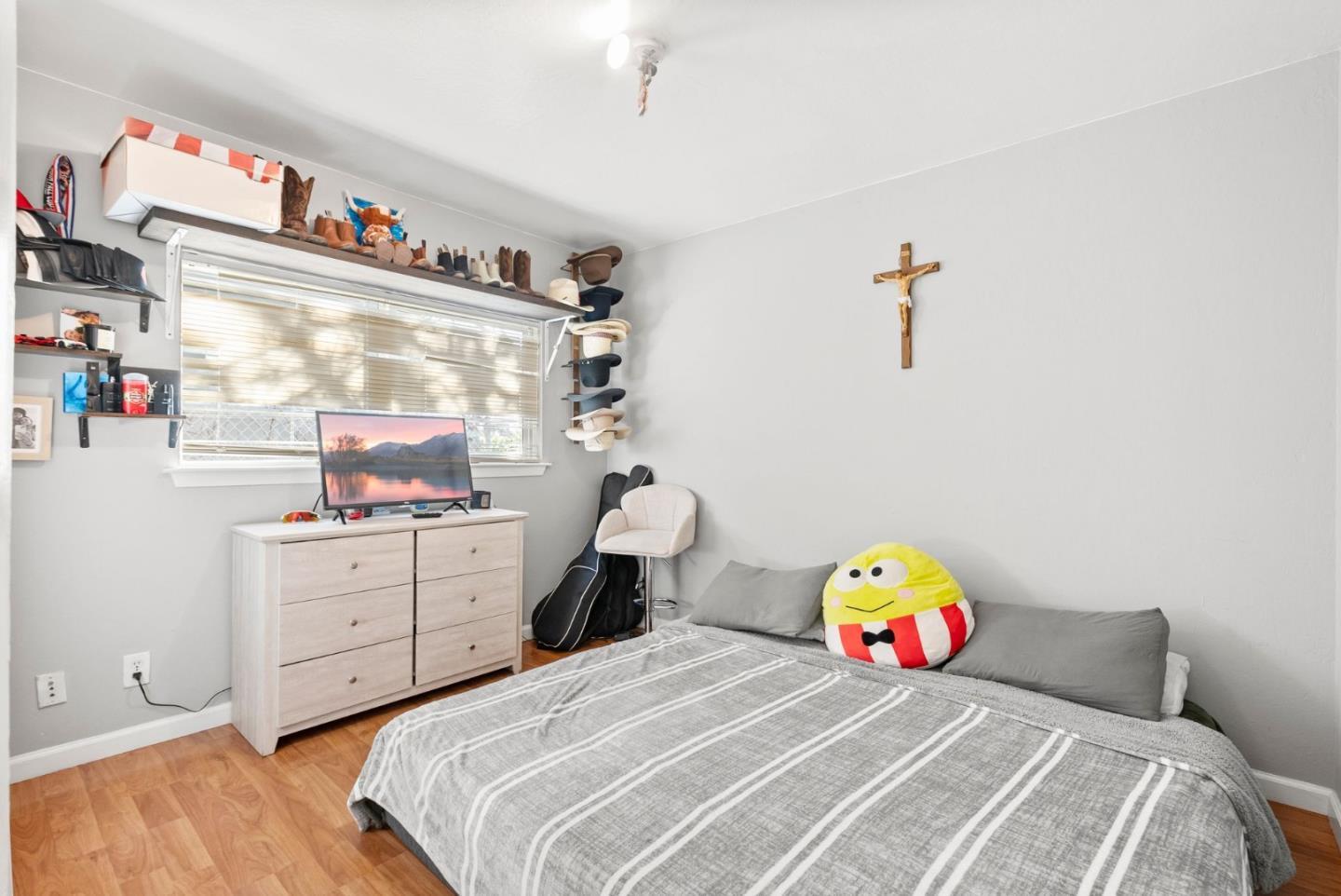 470 Willow AVE