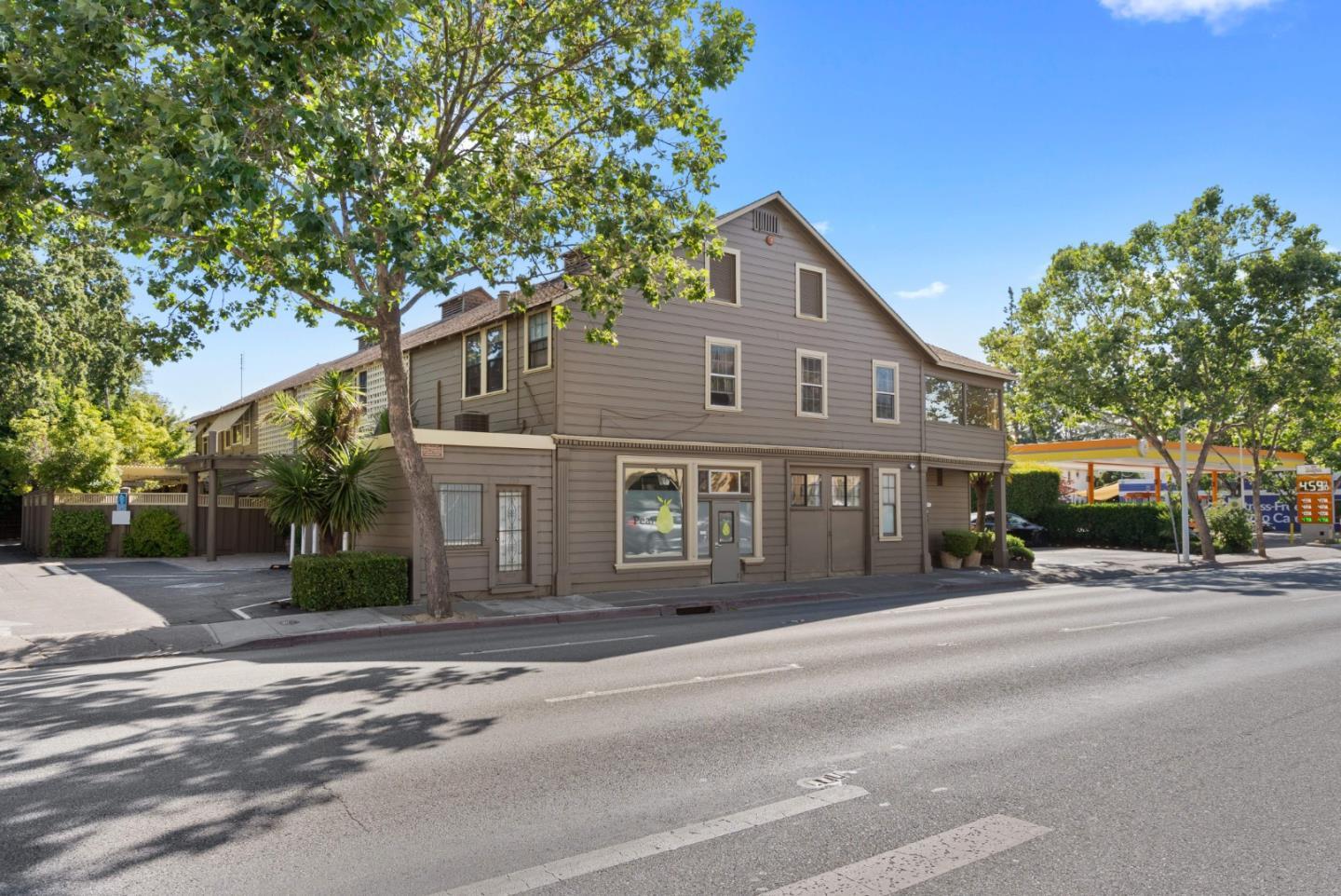 241 El Camino Real
