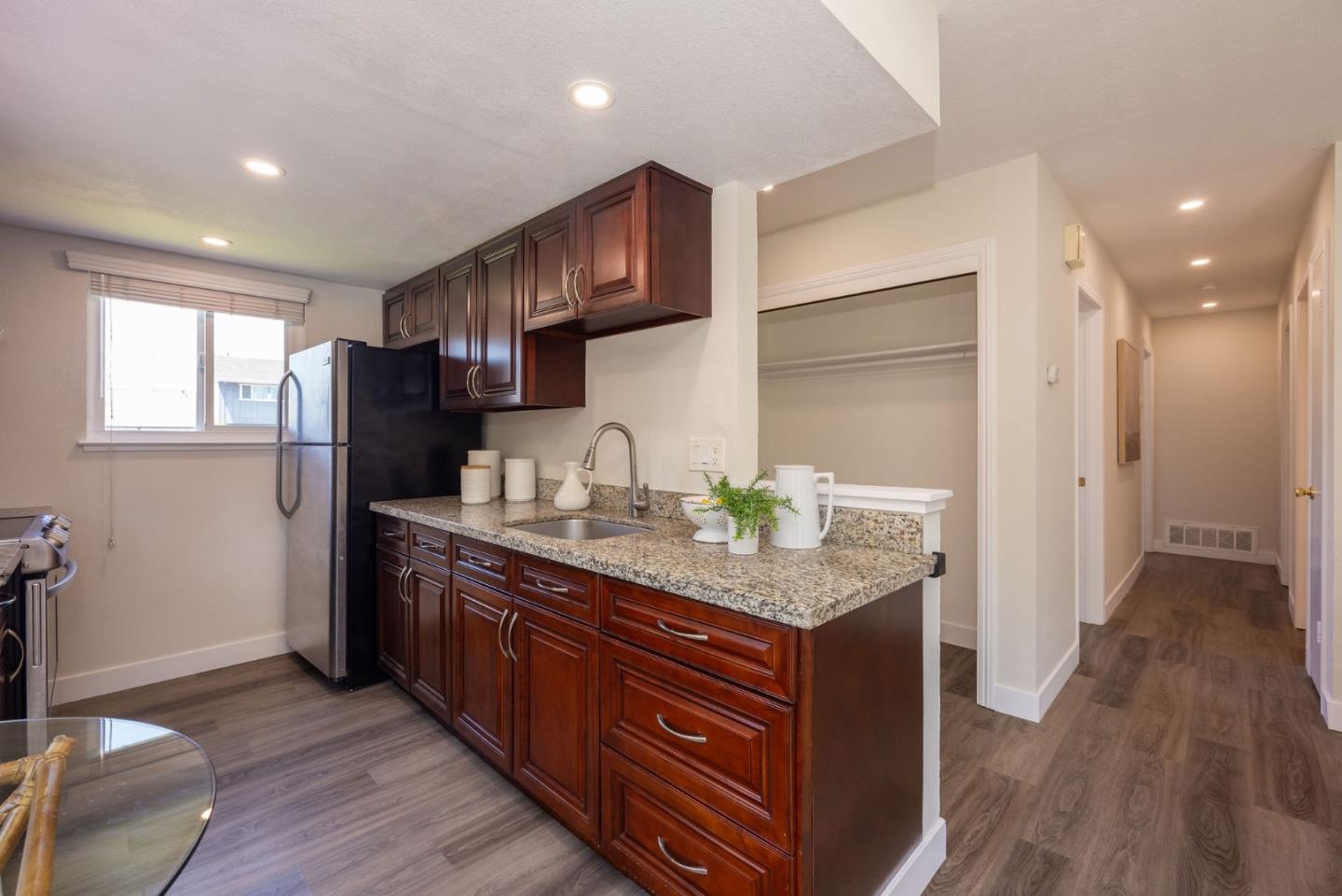 1026 Suzanne CT