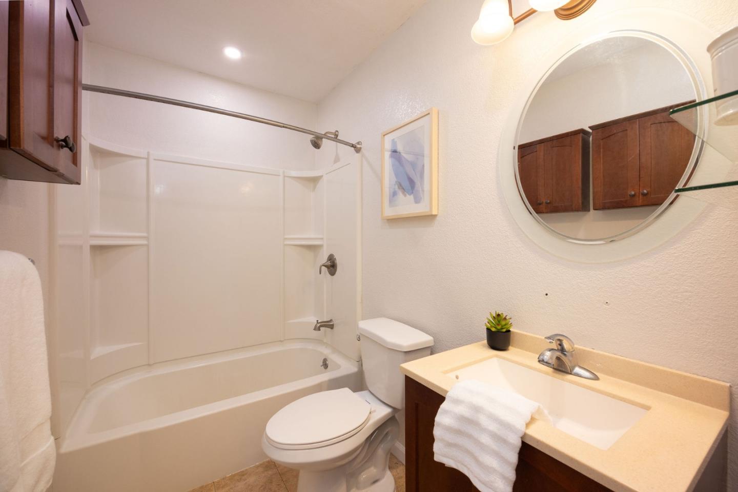1026 Suzanne CT