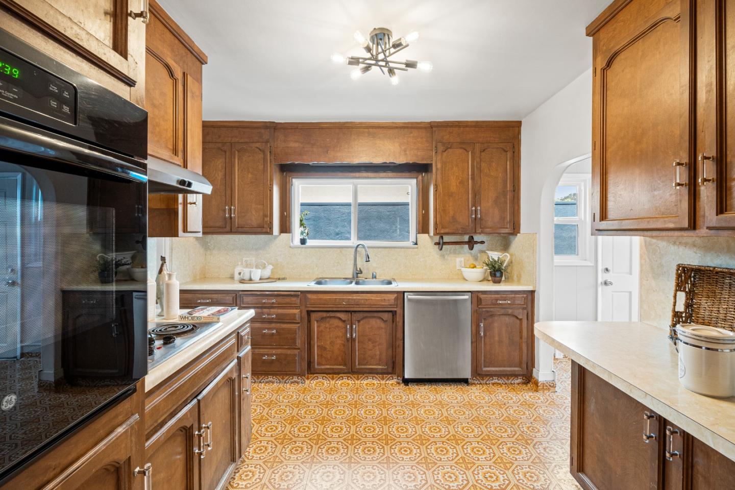 417 Belleville Boulevard