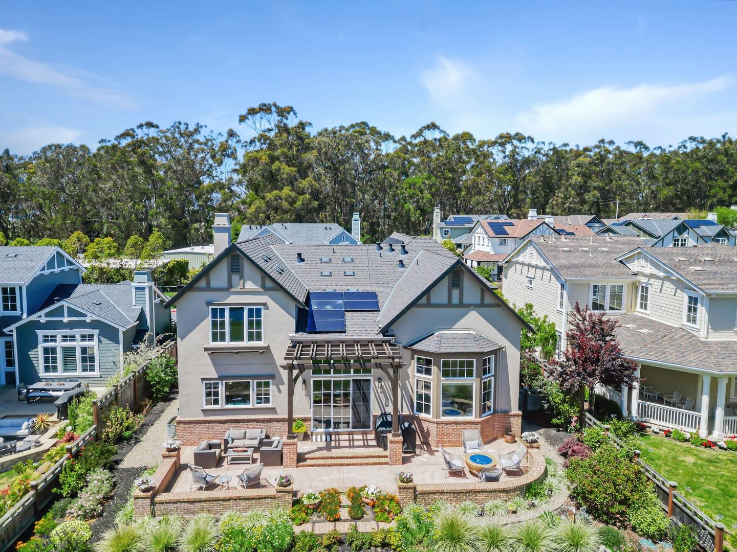 121 Carnoustie Drive