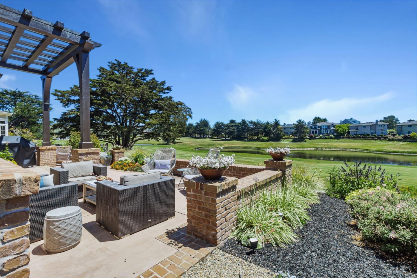 121 Carnoustie Drive