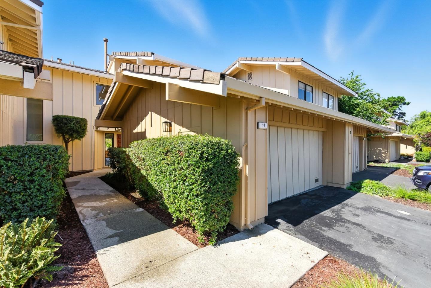 10 Azalea Lane