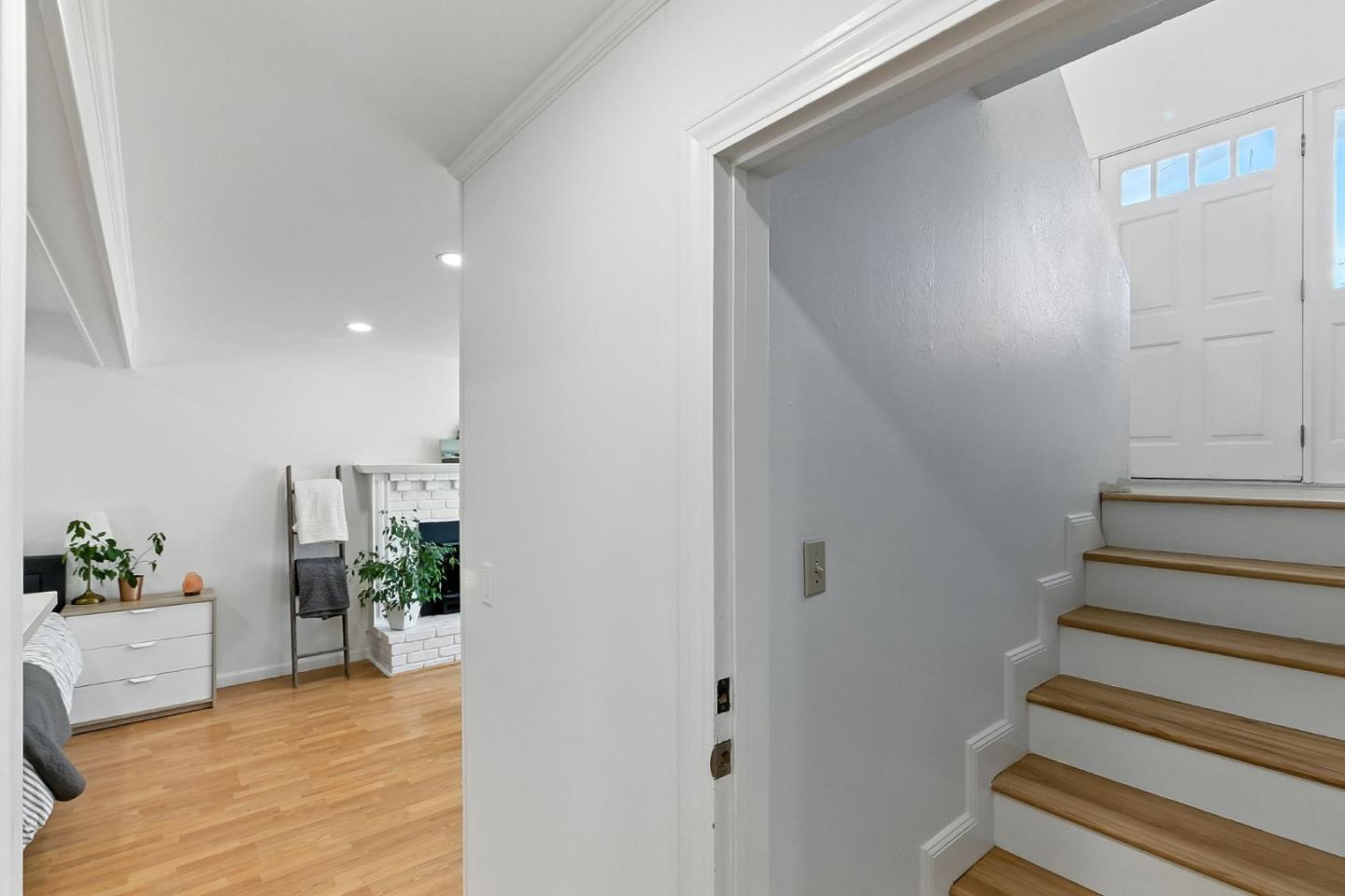 422 Portola Avenue
