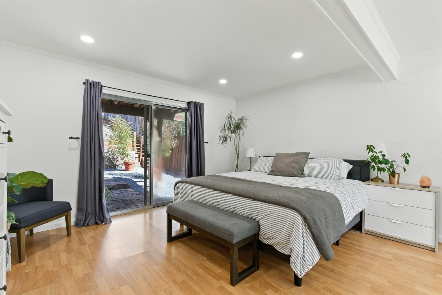 422 Portola Avenue
